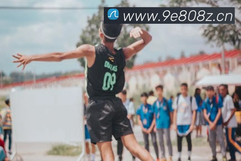 经典对决回顾：科比封盖詹姆斯瞬间，NBA传奇镜头全解析